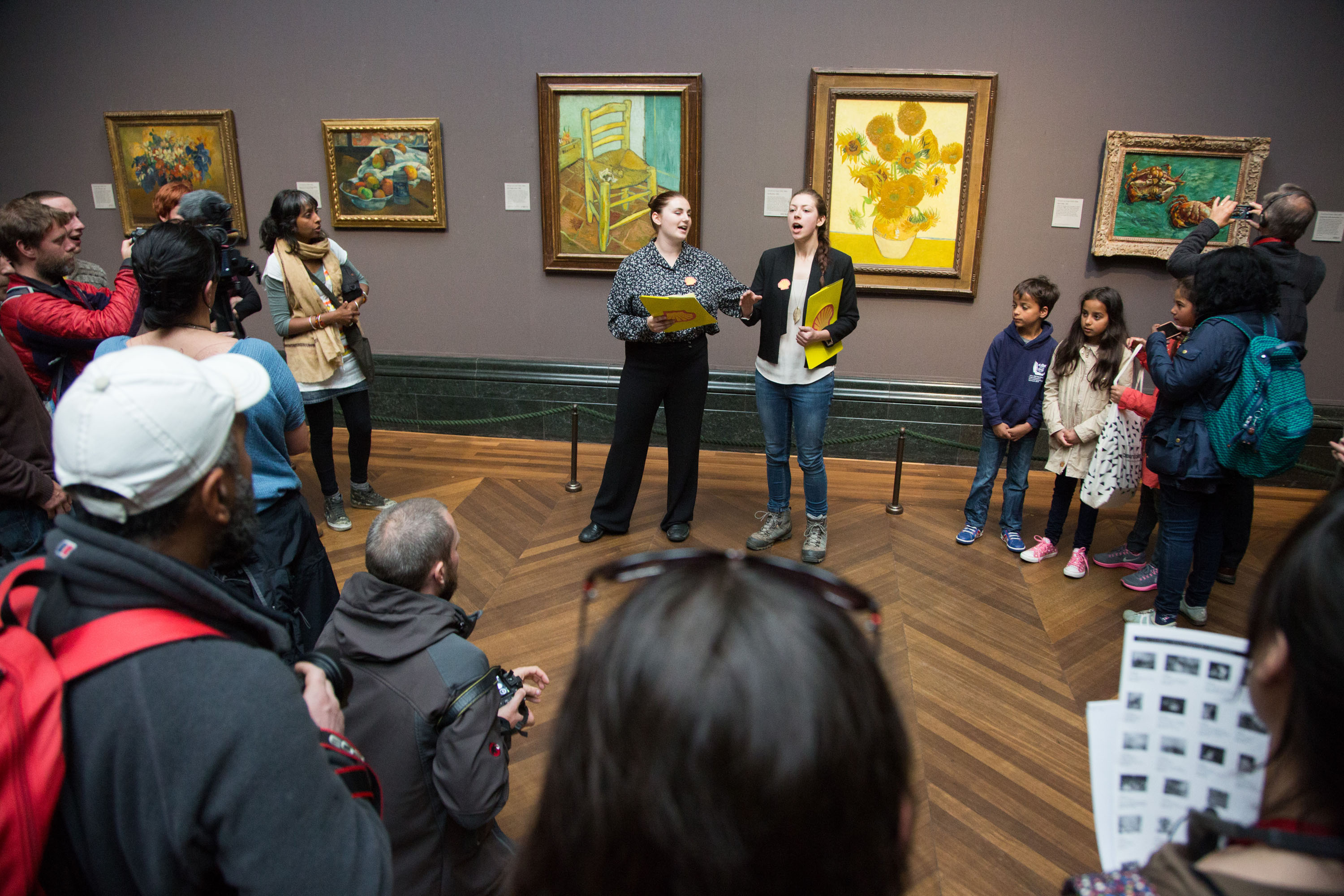 Campaigners Storm Van Gogh S Sunflowers Room In National Gallery Protest Bp Or Not Bp